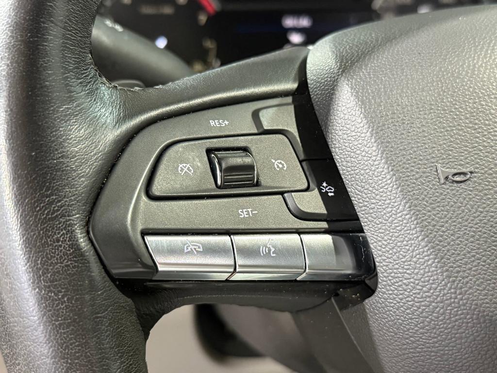 used 2023 Cadillac XT4 car, priced at $24,996
