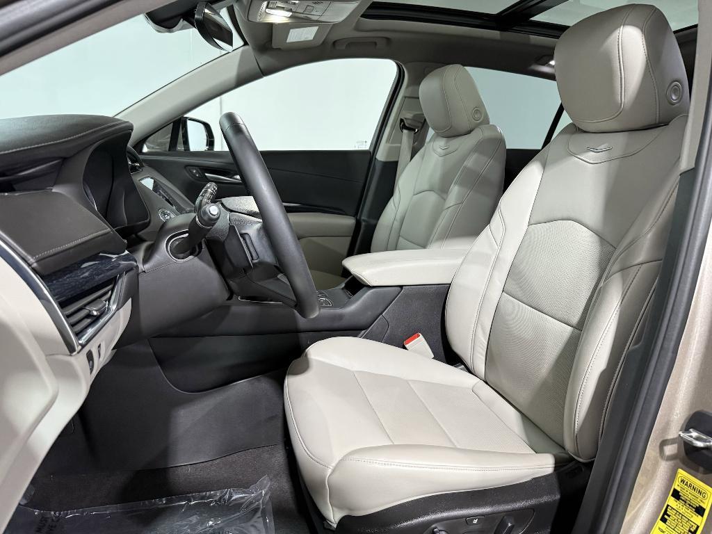 used 2023 Cadillac XT4 car, priced at $31,999