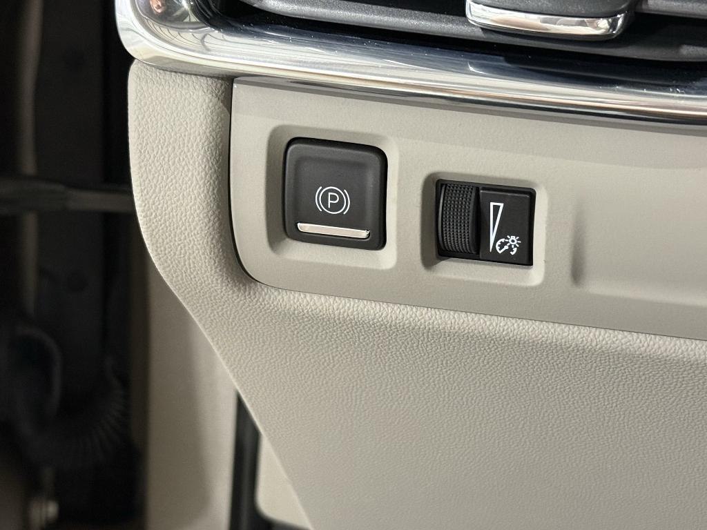 used 2023 Cadillac XT4 car, priced at $31,999