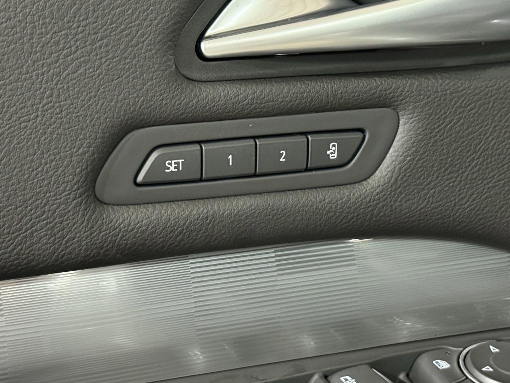 new 2025 Cadillac XT4 car, priced at $43,231