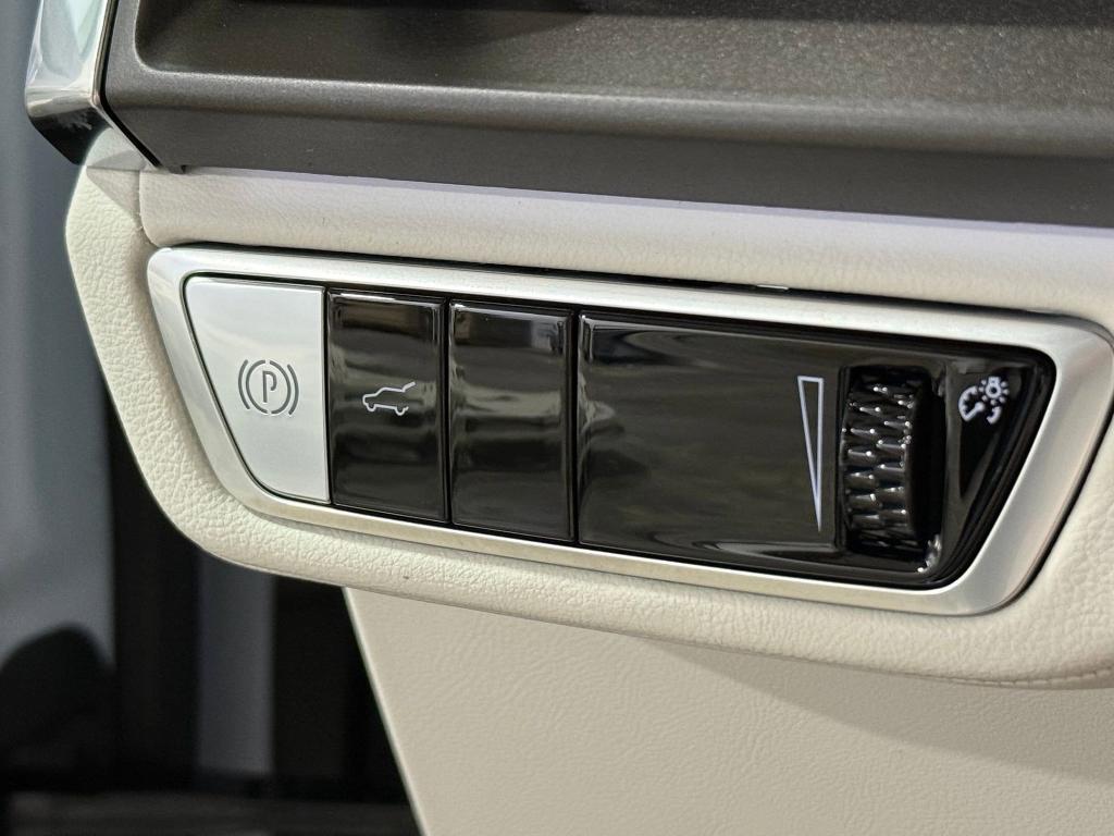 new 2026 Cadillac VISTIQ car, priced at $82,211