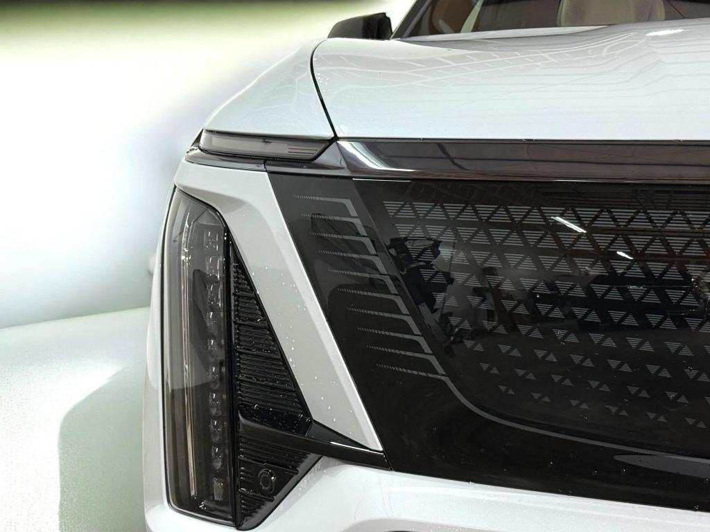 new 2026 Cadillac VISTIQ car, priced at $82,211