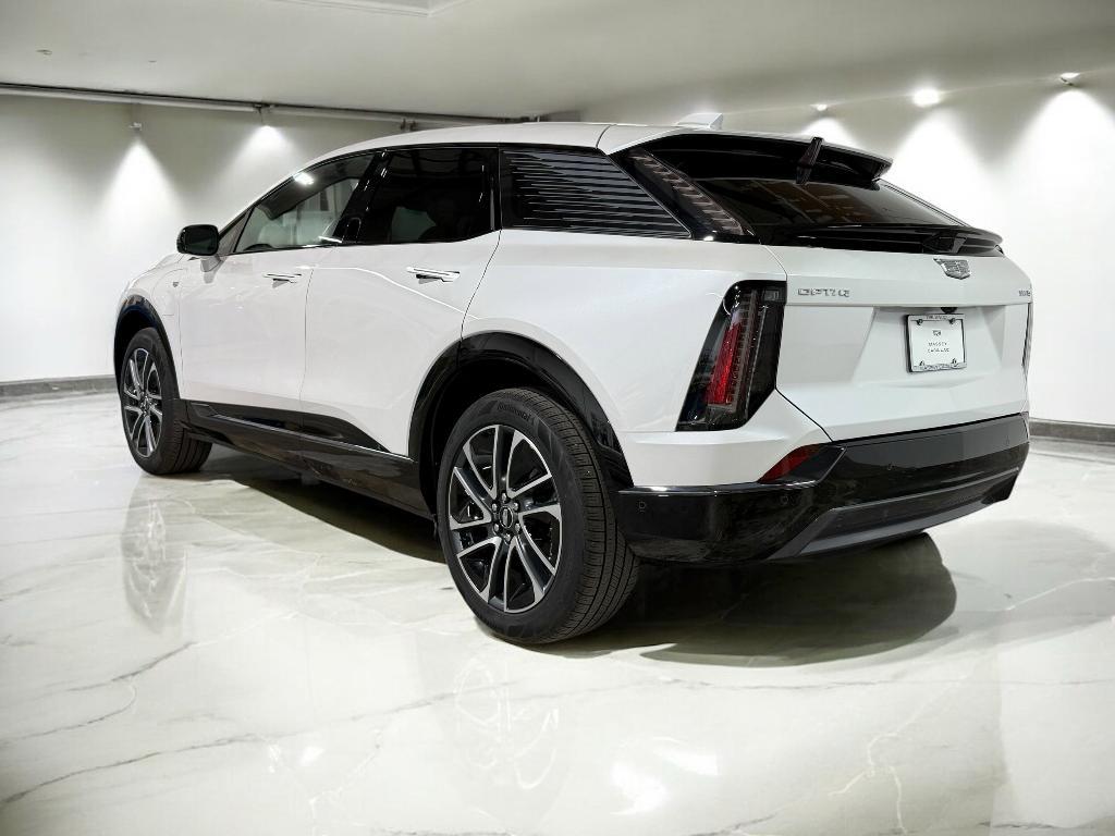 new 2025 Cadillac OPTIQ car, priced at $56,211