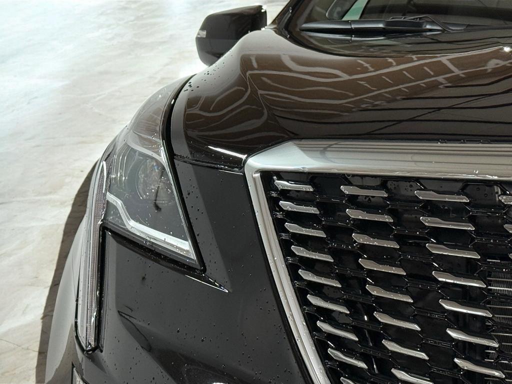 new 2025 Cadillac XT5 car, priced at $57,201
