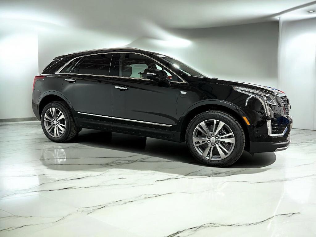 new 2025 Cadillac XT5 car, priced at $57,201