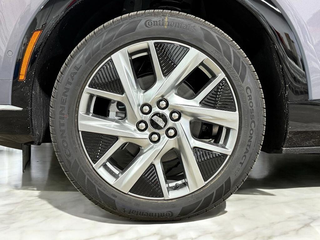 new 2025 Cadillac OPTIQ car, priced at $57,561