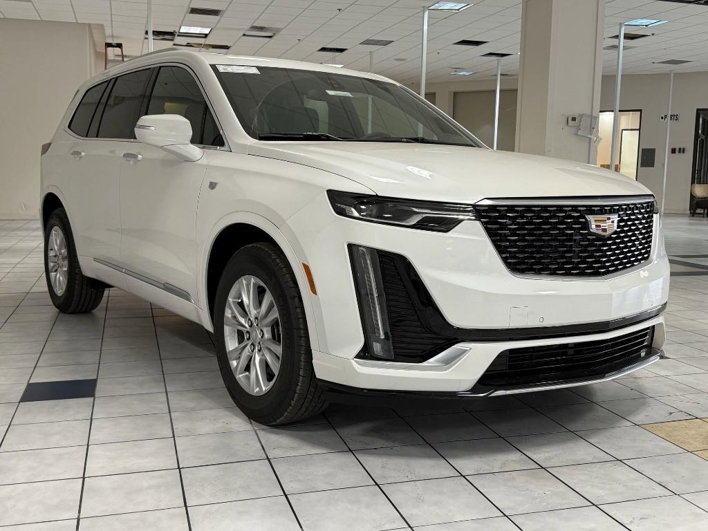 new 2025 Cadillac XT6 car, priced at $50,313