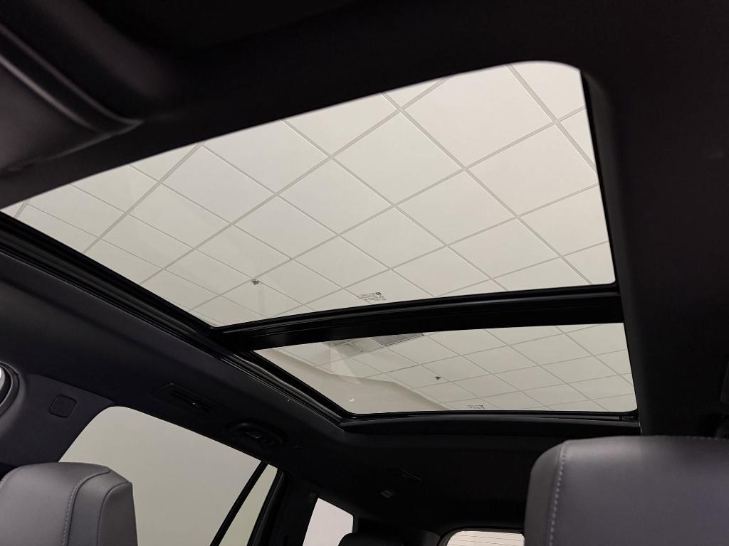 new 2025 Cadillac XT6 car, priced at $50,313