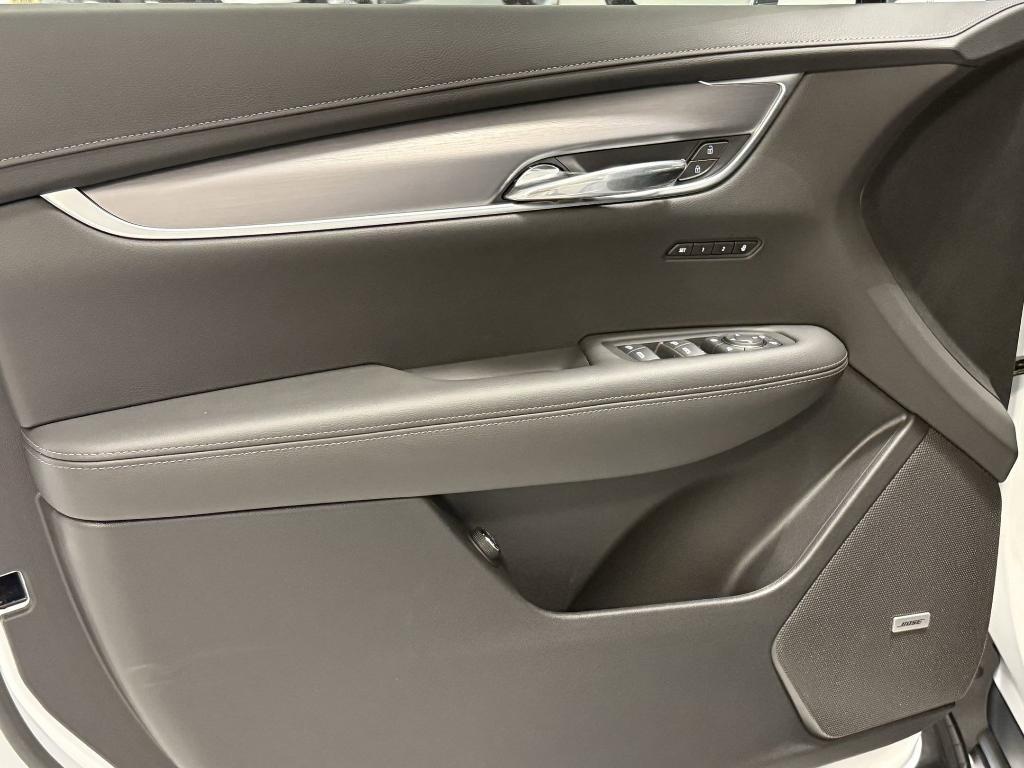 new 2025 Cadillac XT6 car, priced at $50,313