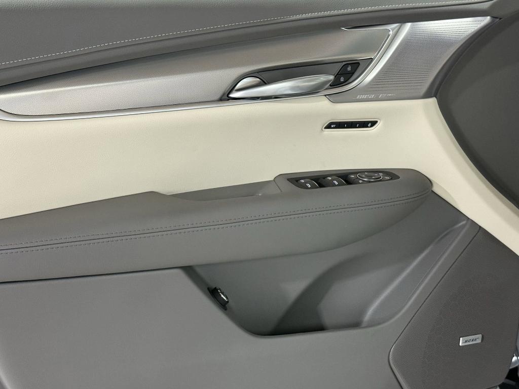 new 2025 Cadillac XT5 car, priced at $55,211