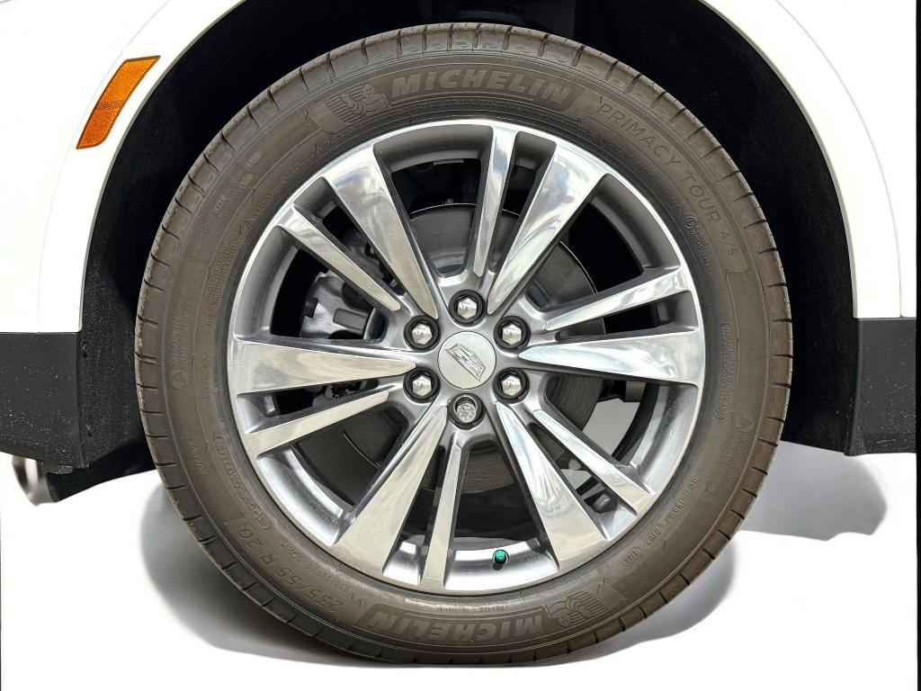 new 2025 Cadillac XT5 car, priced at $55,211