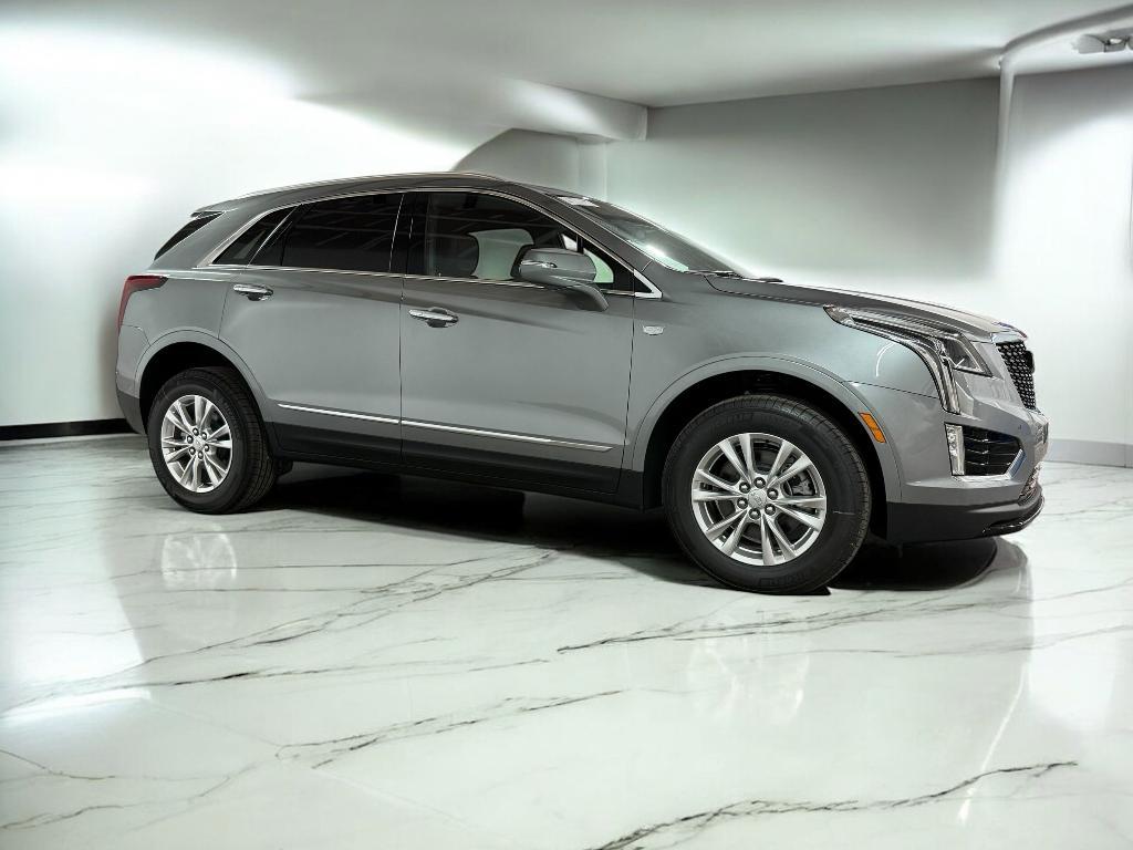 new 2025 Cadillac XT5 car, priced at $45,381