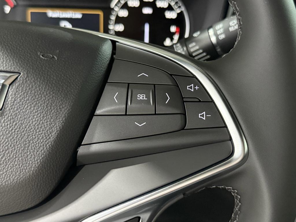 new 2025 Cadillac XT5 car, priced at $45,381