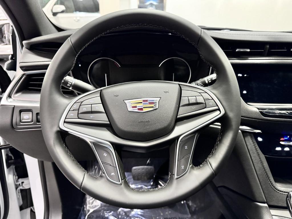 new 2025 Cadillac XT5 car, priced at $46,240