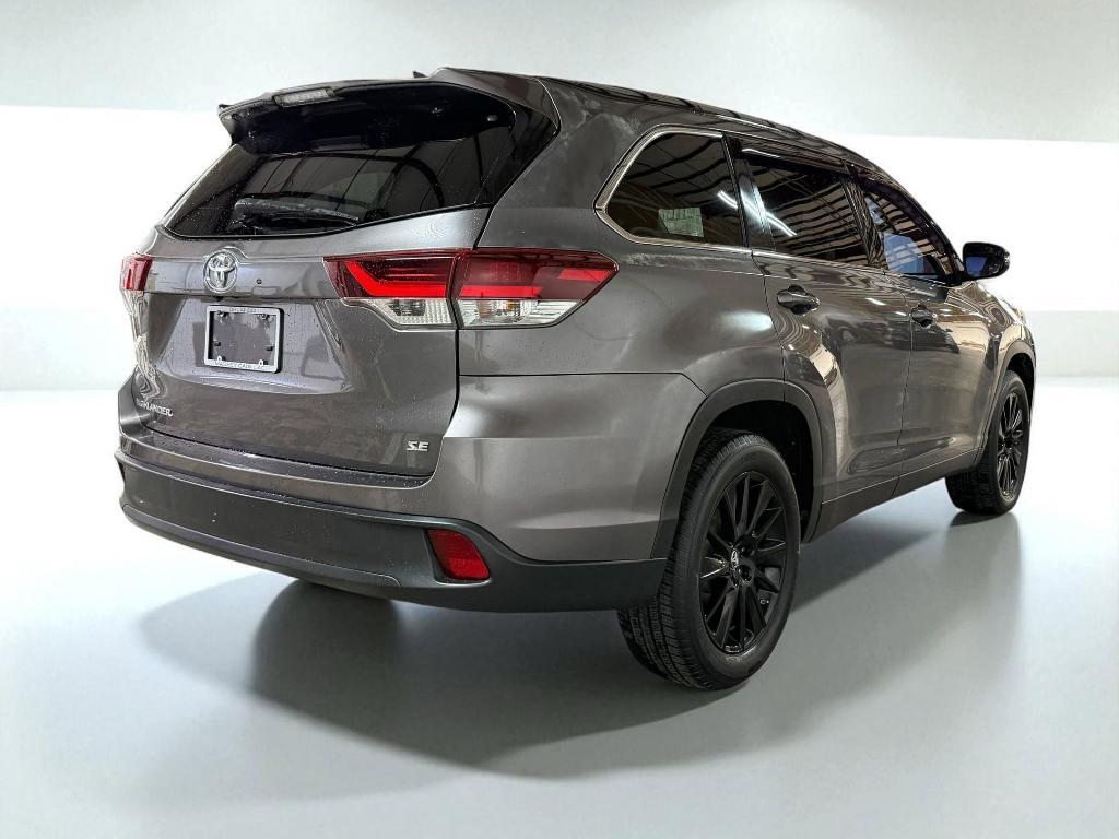 used 2019 Toyota Highlander car, priced at $21,996