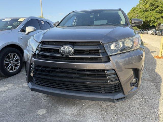 used 2019 Toyota Highlander car, priced at $23,999