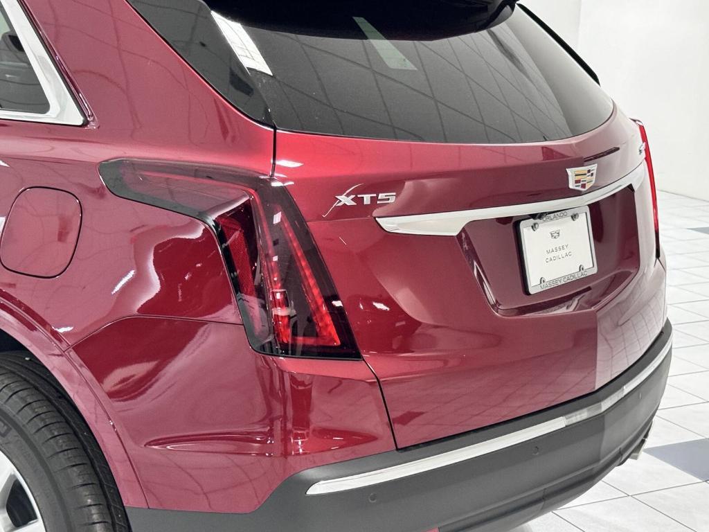 new 2025 Cadillac XT5 car, priced at $46,125