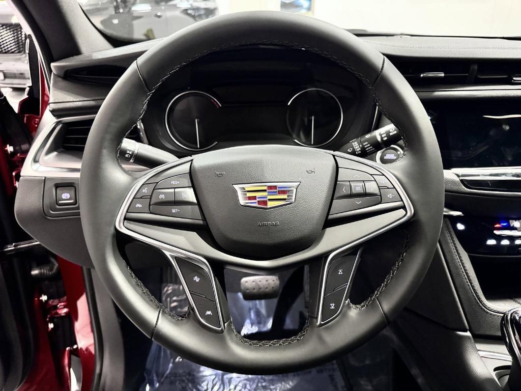 new 2025 Cadillac XT5 car, priced at $46,125