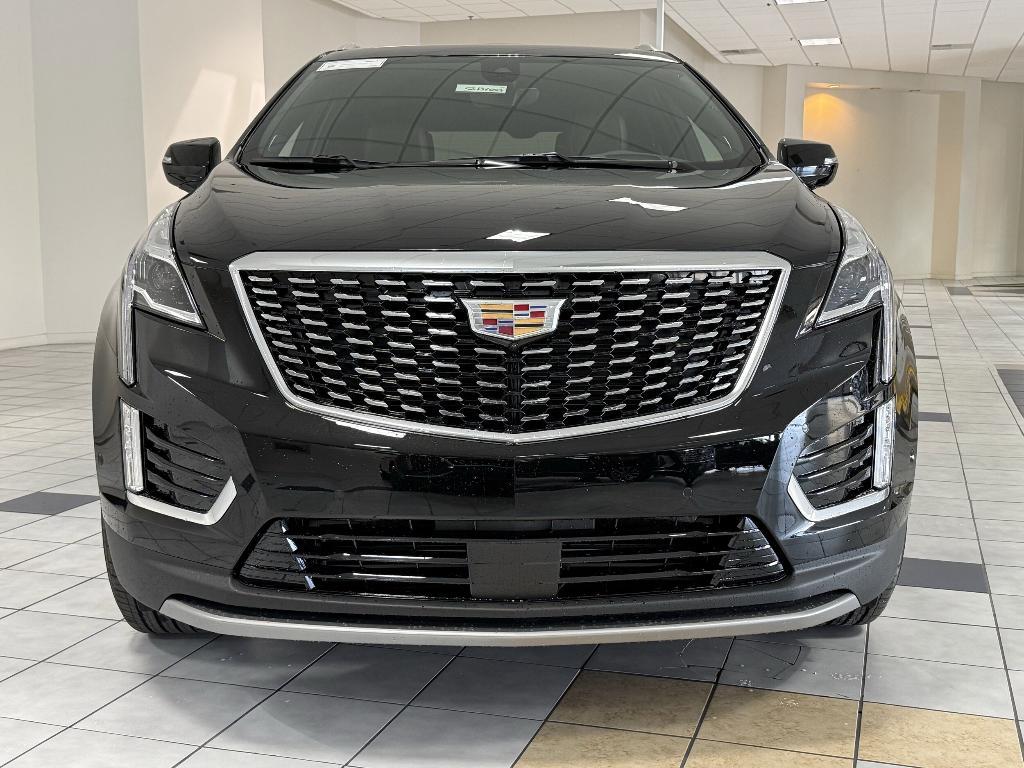 new 2025 Cadillac XT5 car, priced at $57,331