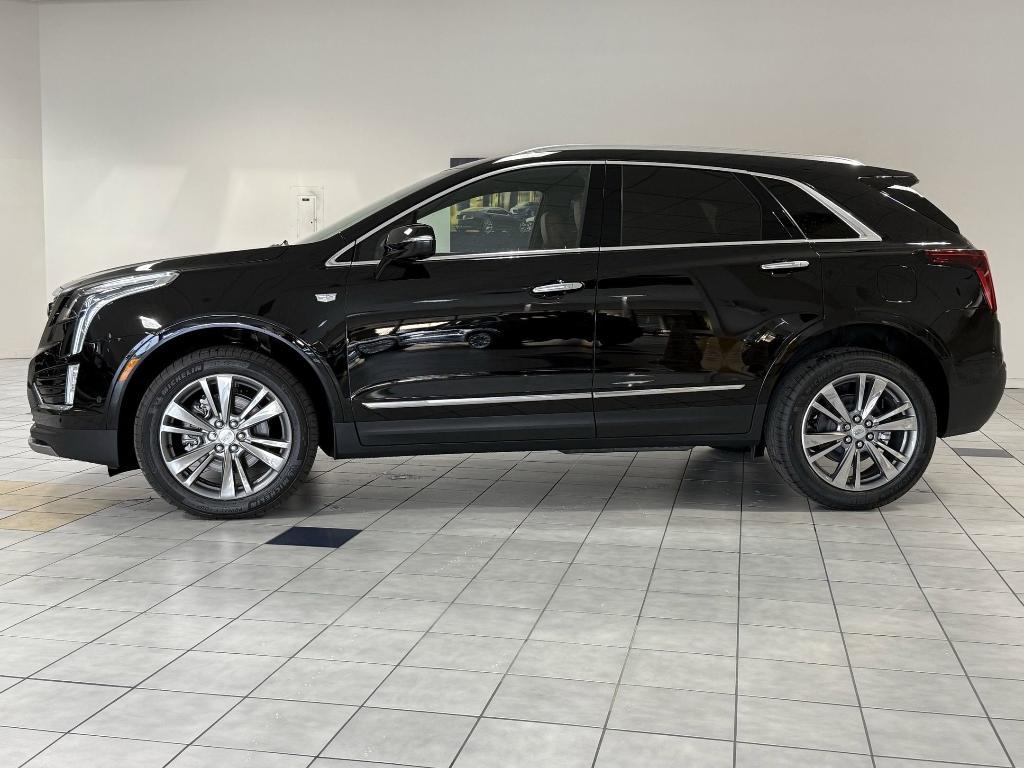 new 2025 Cadillac XT5 car, priced at $57,132