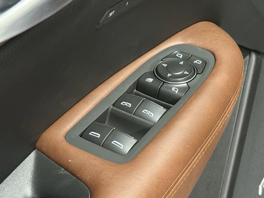 new 2025 Cadillac XT5 car, priced at $57,331