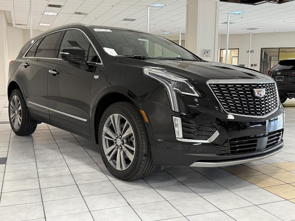 new 2025 Cadillac XT5 car, priced at $57,331