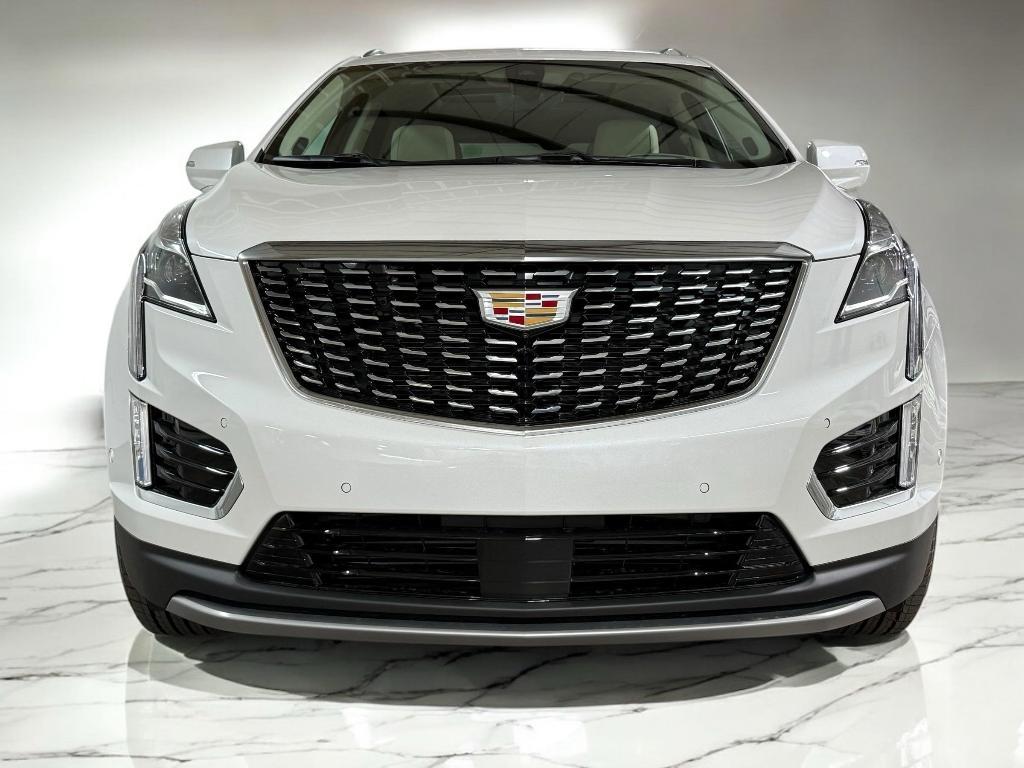 new 2025 Cadillac XT5 car, priced at $56,781