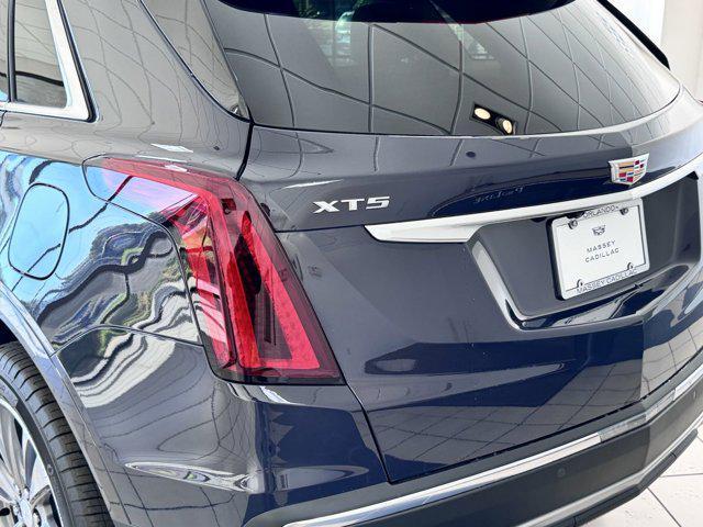 new 2025 Cadillac XT5 car, priced at $53,815