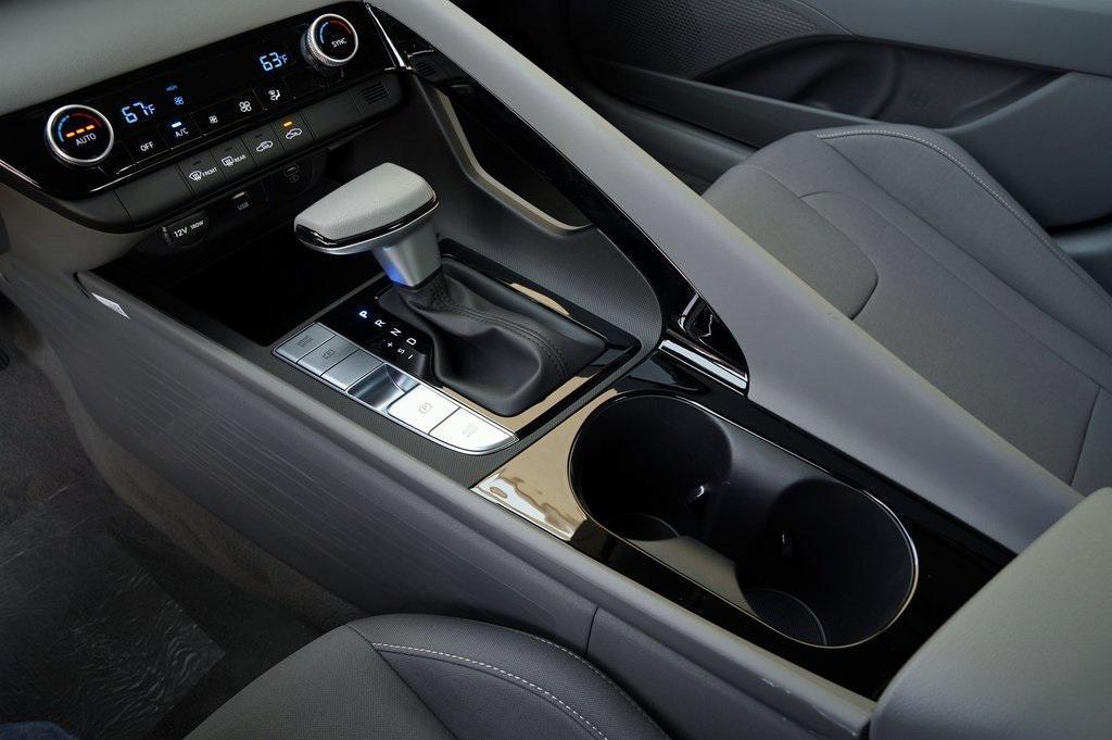 new 2025 Hyundai ELANTRA HEV car, priced at $25,965