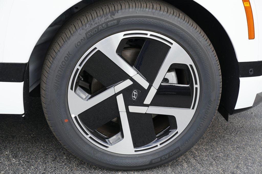 new 2026 Hyundai IONIQ 9 car, priced at $72,375