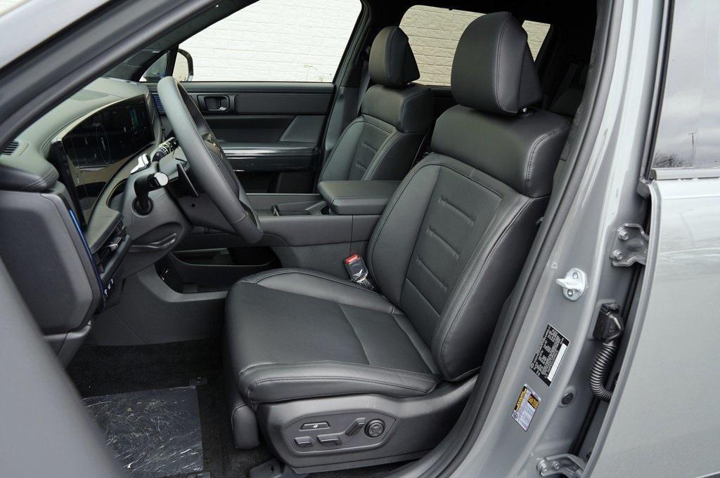 new 2025 Hyundai SANTA FE HEV car, priced at $48,495