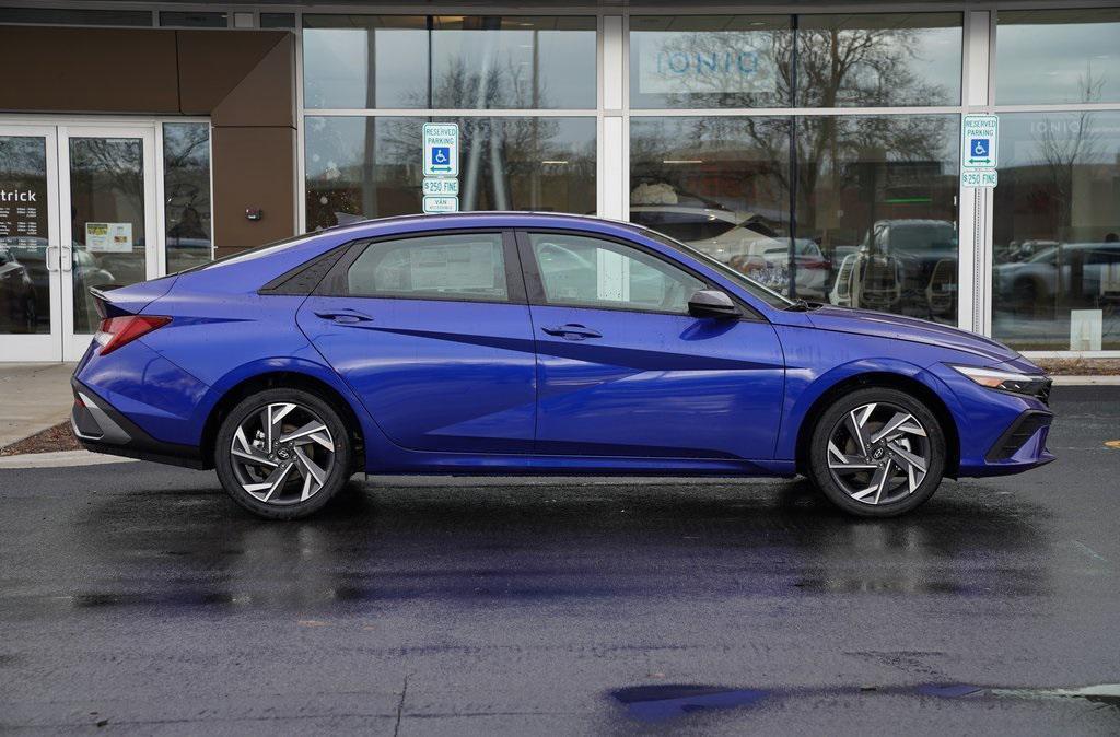 new 2025 Hyundai Elantra HEV car, priced at $28,282