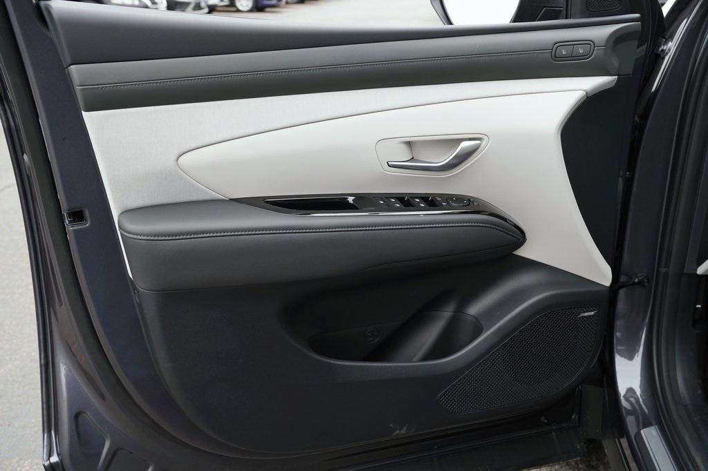 new 2025 Hyundai TUCSON Hybrid car, priced at $41,895