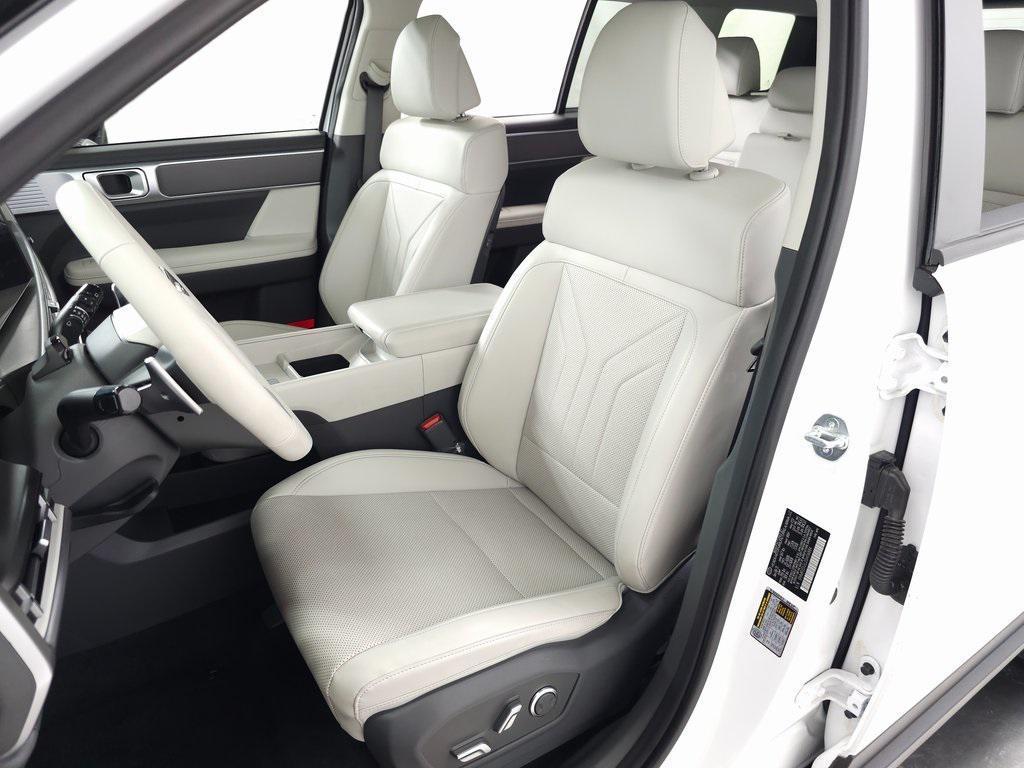 used 2025 Hyundai Santa Fe car, priced at $35,810