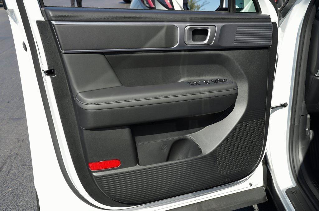 new 2025 Hyundai SANTA FE HEV car, priced at $40,434