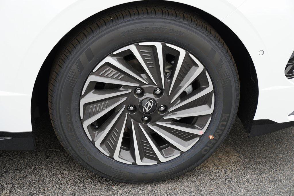 new 2025 Hyundai Sonata Hybrid car, priced at $39,015