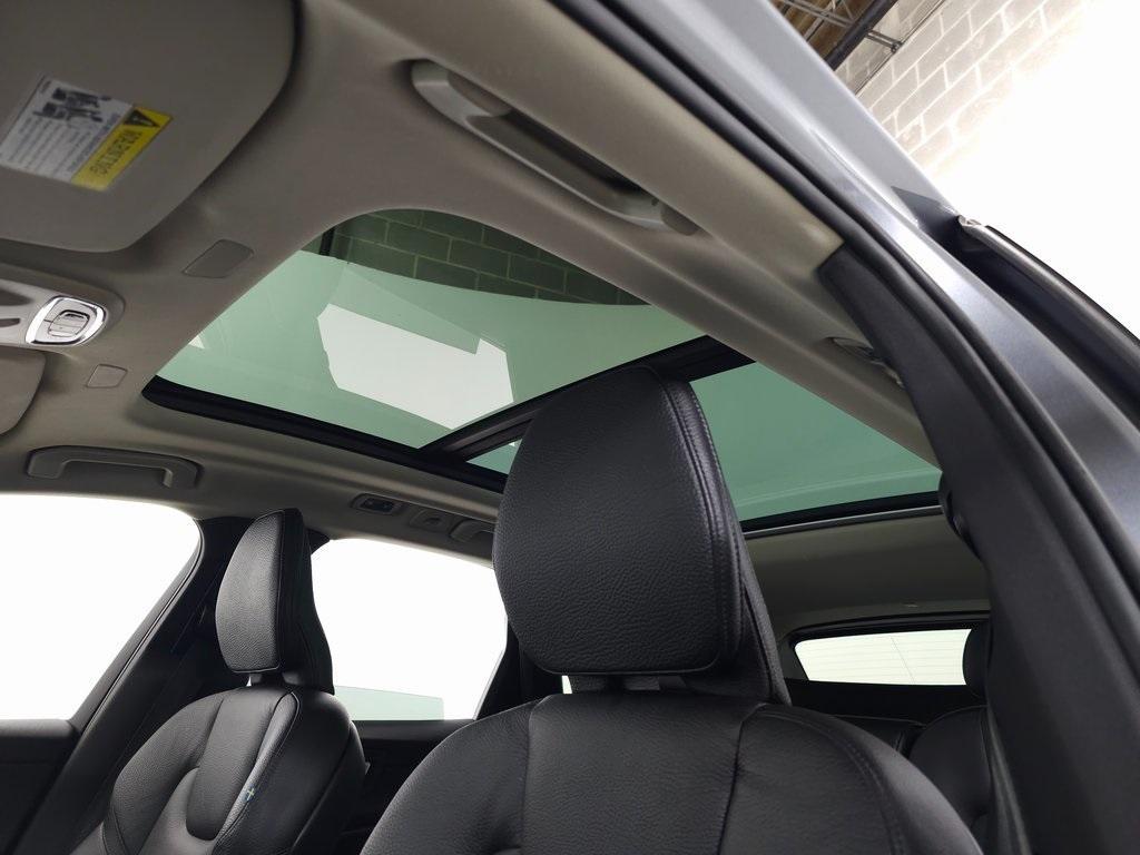 used 2021 Volvo XC60 car, priced at $28,480