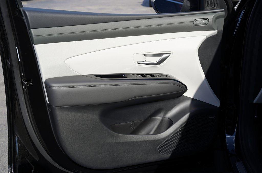 new 2026 Hyundai TUCSON Hybrid car, priced at $42,623