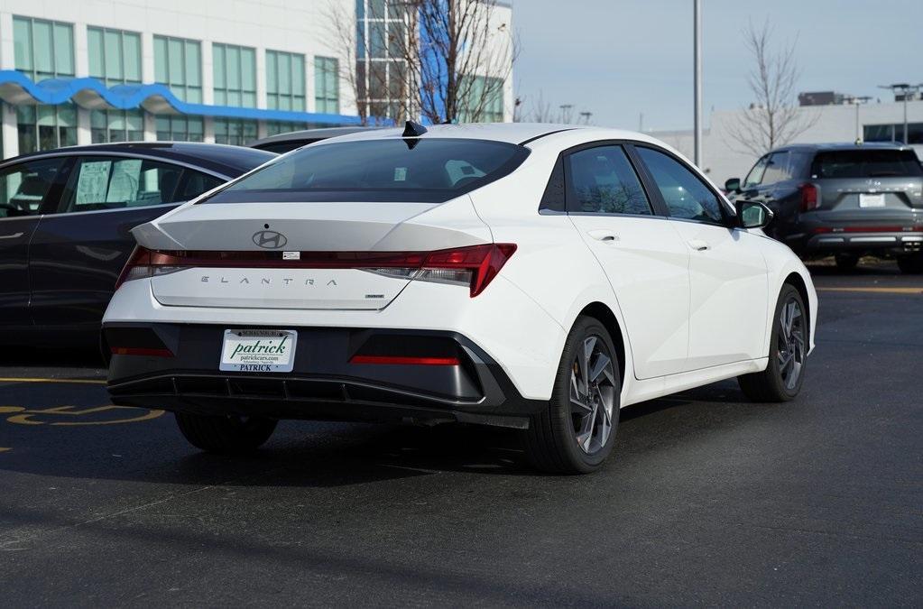 new 2025 Hyundai Elantra HEV car, priced at $30,509