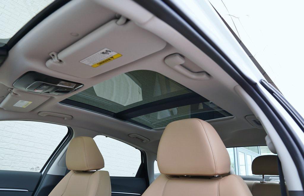new 2025 Hyundai Sonata Hybrid car, priced at $39,025