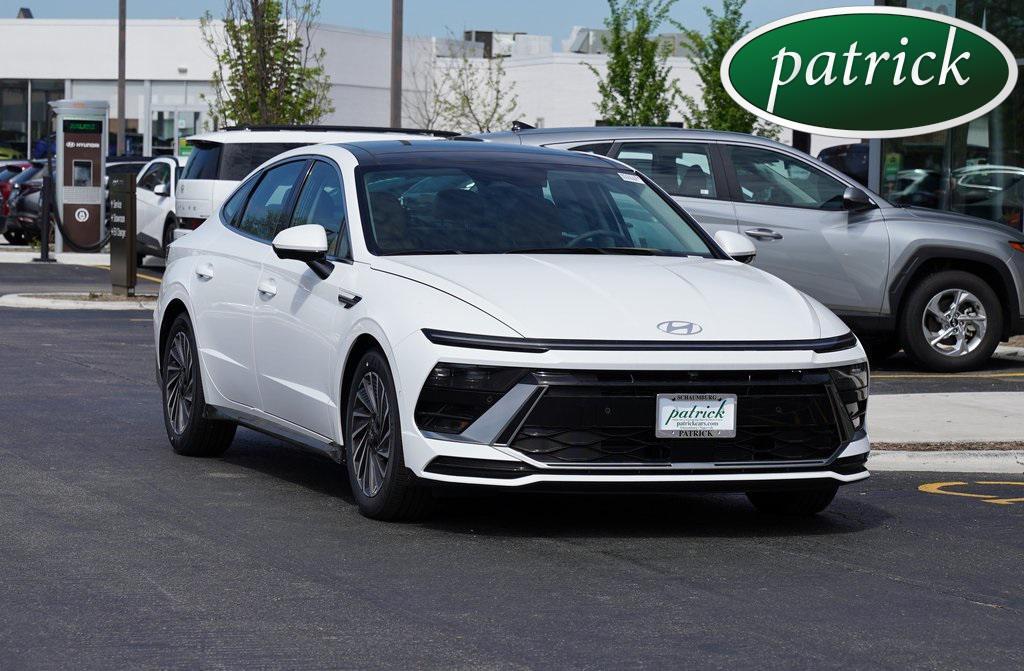 new 2025 Hyundai Sonata Hybrid car, priced at $39,025
