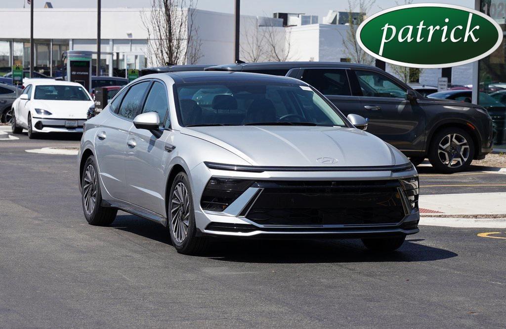 new 2025 Hyundai Sonata Hybrid car, priced at $38,070