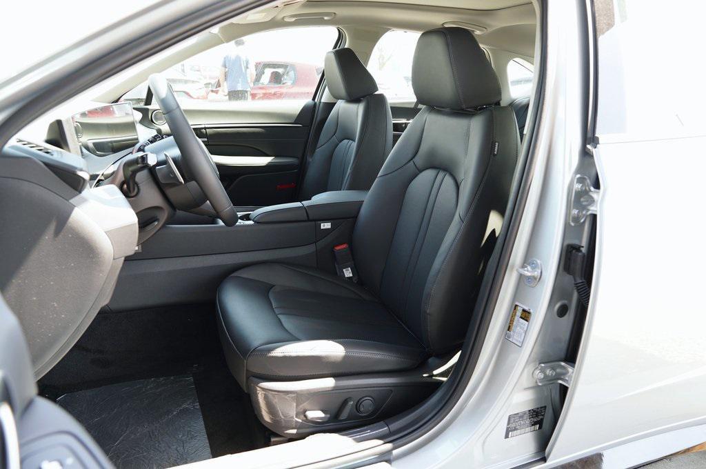 new 2025 Hyundai Sonata Hybrid car, priced at $38,070