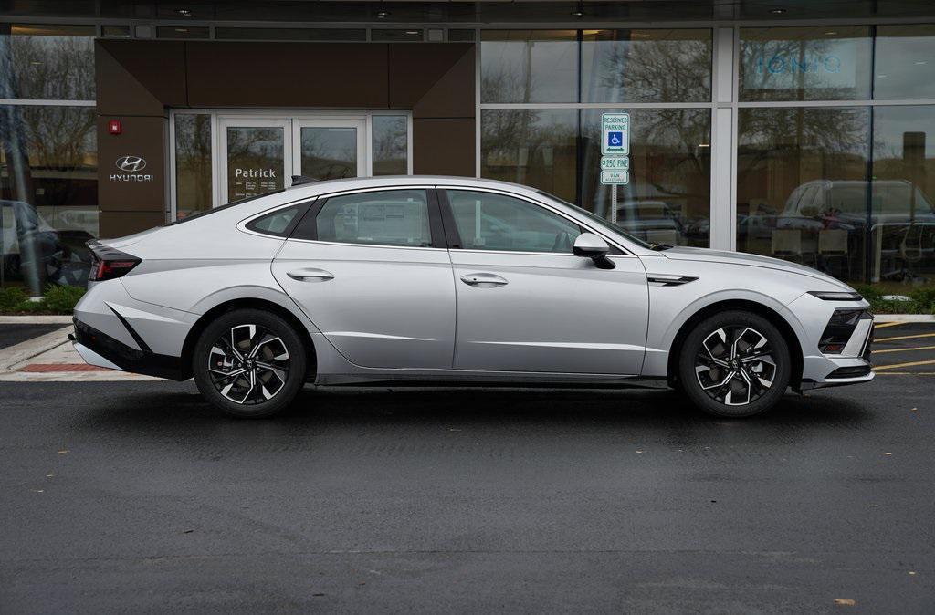 new 2024 Hyundai Sonata car, priced at $25,288