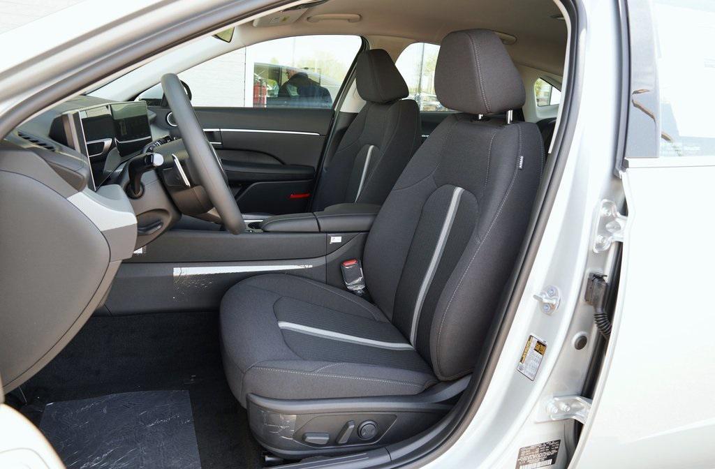 new 2025 Hyundai Sonata car, priced at $28,610