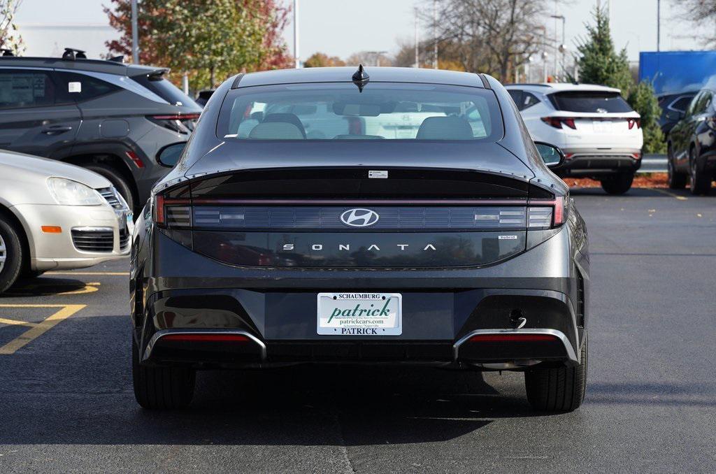 new 2025 Hyundai Sonata Hybrid car, priced at $31,172