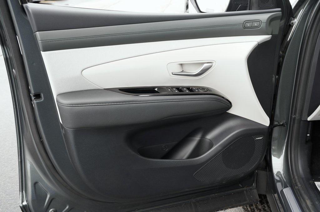 new 2025 Hyundai TUCSON Hybrid car, priced at $42,110
