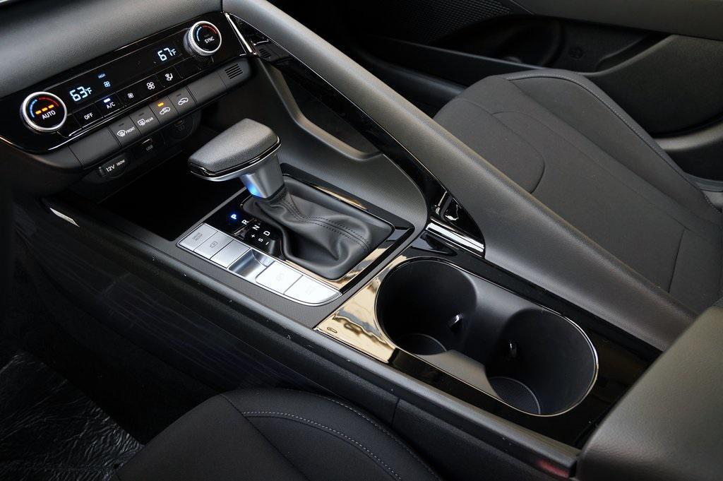 new 2025 Hyundai ELANTRA HEV car, priced at $25,715