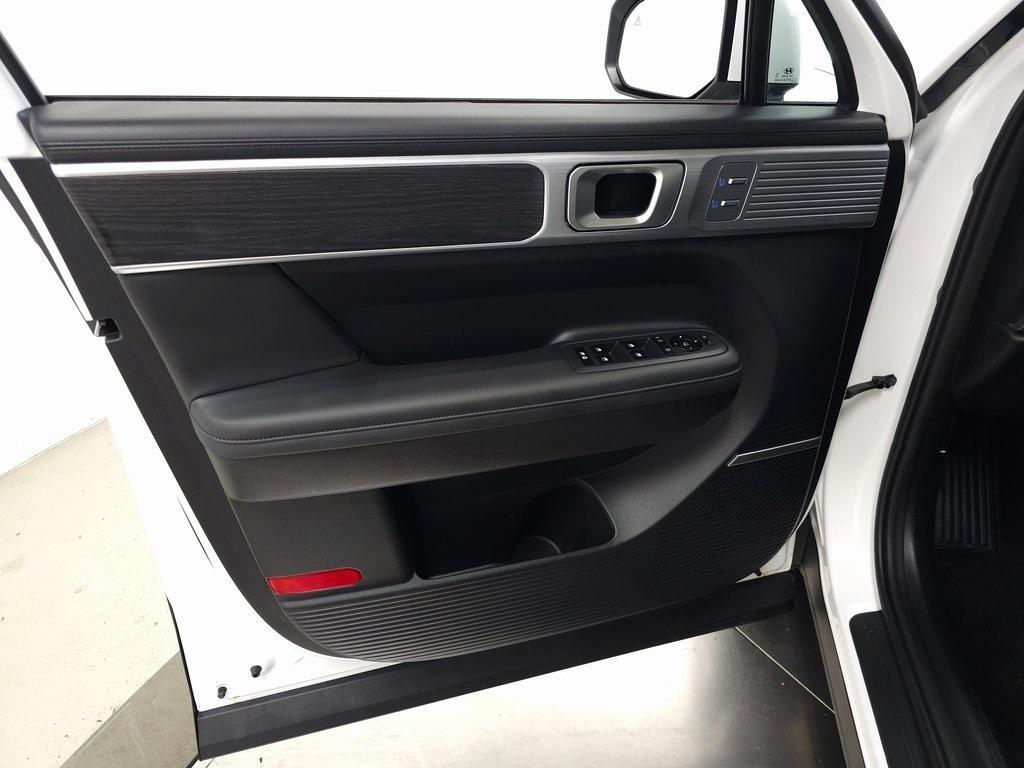 used 2025 Hyundai Santa Fe car, priced at $42,950