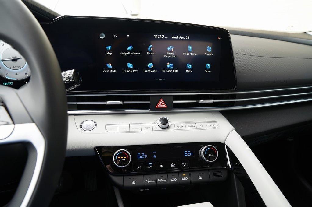 new 2025 Hyundai Elantra car, priced at $27,285